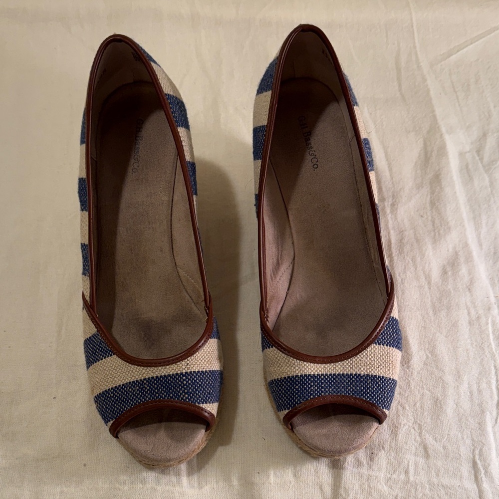 Used: G.H. Bass & Co. Kate Open Toe Wedges size 10